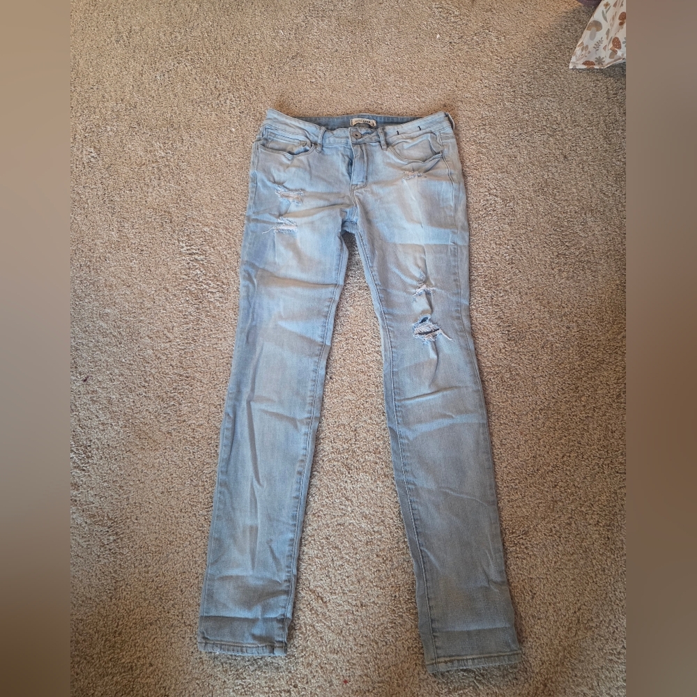 Bullhead Women's Light Blue Distressed Skinny Jeans